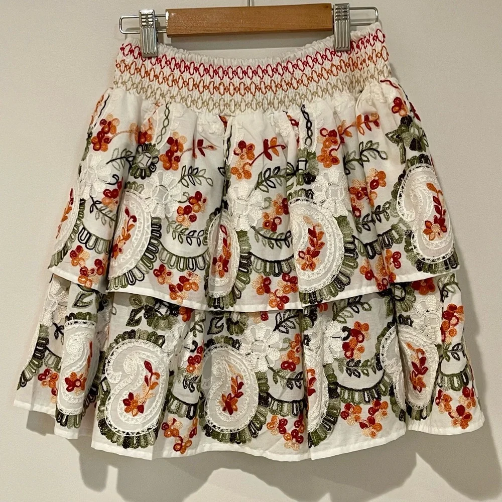 Hudson Gray White Floral Embroidered Tiered Skirt Boho Cottage Core Cowgirl Chic - Picture 4 of 7